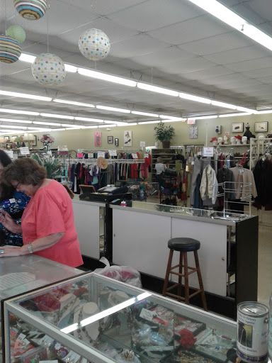 Thrift Store «Gulfside Hospice Thrift Shoppe», reviews and photos, 36524 FL-54, Zephyrhills, FL 33542, USA