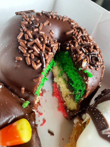 Coffee Shop «Glaze Donuts», reviews and photos, 358 River Rd, New Milford, NJ 07646, USA