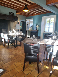 Atmosphère du Restaurant Auberge des Bonnes Gens à Saint-Sauveur-Villages - n°7