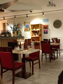 Atmosphère du L Atypik Restaurant à Montfaucon-en-Velay - n°6