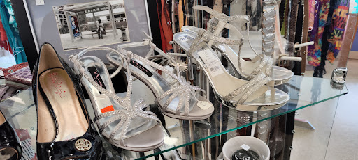 Clothing Store «Furry Friends Thrift», reviews and photos, 615 W Indiantown Rd, Jupiter, FL 33458, USA