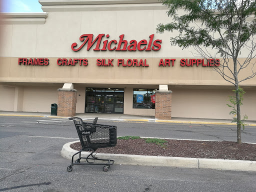 Shopping Mall «Townline Square Shopping Center», reviews and photos, 533 S Broad St, Meriden, CT 06450, USA