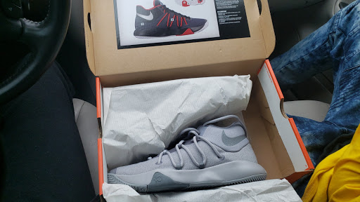 Clothing Store «Nike Factory Store», reviews and photos, 1475 N Burkhart Rd Suite C-200, Howell, MI 48855, USA