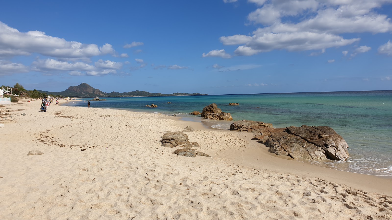 Costa Rei Plajı'in fotoğrafı geniş plaj ile birlikte