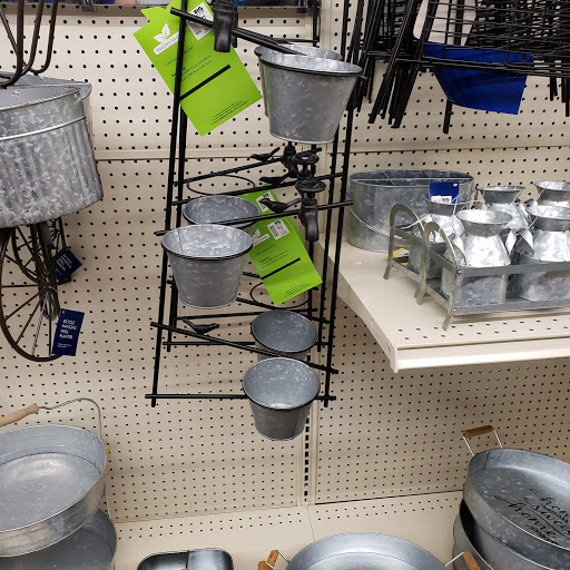 Shopping Mall «Plantation Point Shopping Center», reviews and photos, 6461 Plantation Center Dr, Raleigh, NC 27616, USA