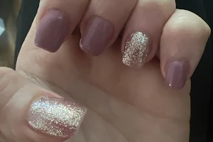 Duluth Nails & Spa image