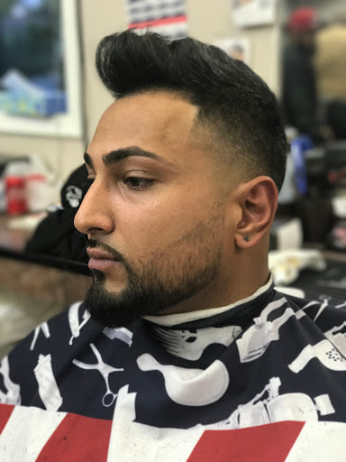 Barber Shop «Top Notch Barbershop», reviews and photos, 353 E Main St, Middletown, NY 10941, USA