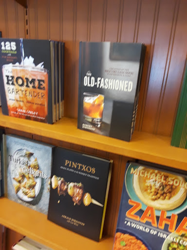 Book Store «Barnes & Noble Booksellers», reviews and photos, 5604 Bay St, Emeryville, CA 94608, USA