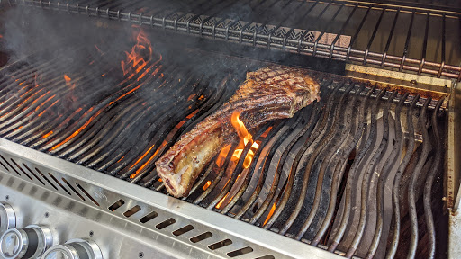 Meat Wholesaler «Main Street Wholesale Meats & Farmingdale Meat Market», reviews and photos, 210 Main St, Farmingdale, NY 11735, USA