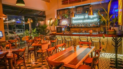 Restaurante PALMAR Seafood & Grill Garage - Ignacio L. Vallarta, Venustiano Carranza esq, 48380 Puerto Vallarta, Jal., Mexico