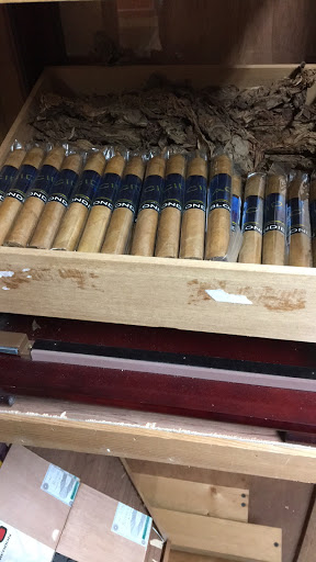 Tobacco Shop «VIP Smoke Shop & Gifts», reviews and photos, 519 S 3rd St, Louisville, KY 40202, USA