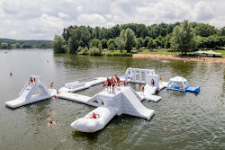 Spielplatz Wakepark Brombachsee'in fotoğrafı geniş bir kıyı şeridi ile birlikte