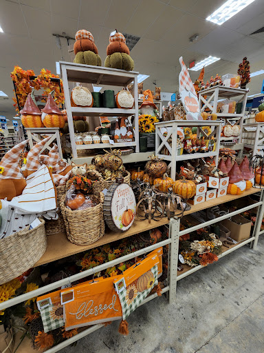 Home Goods Store «At Home», reviews and photos, 642 S Walnut Ave, New Braunfels, TX 78130, USA