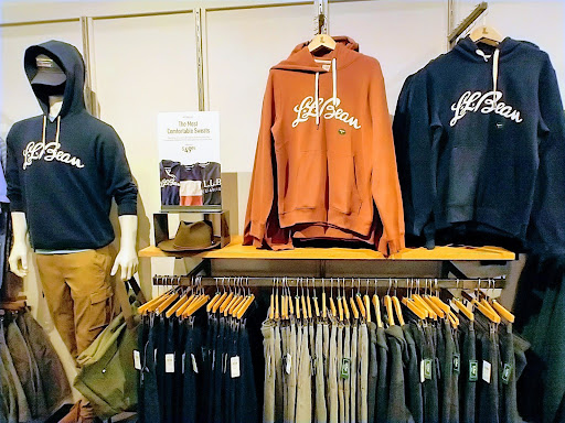 Clothing Store «L.L. Bean», reviews and photos, 75 Evergreen Way, South Windsor, CT 06074, USA