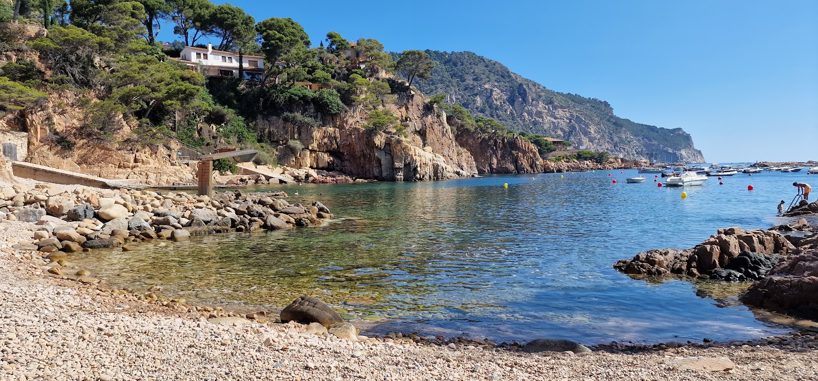 Photo de Port d'Esclanya avec petite baie