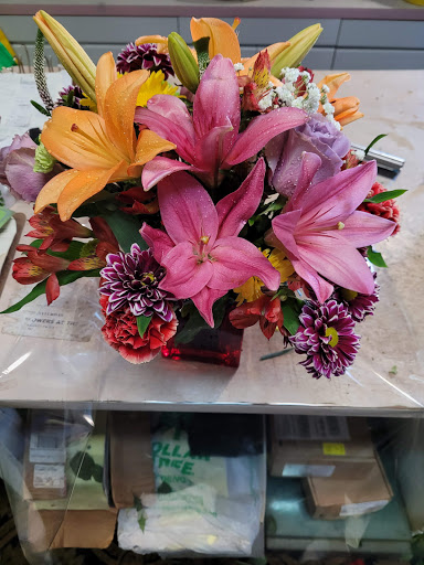 Florist «FLOWERS & GIFTS IN HAUPPAUGE/OAKDALE FLOWERS», reviews and photos, 110 Motor Pkwy, Hauppauge, NY 11788, USA