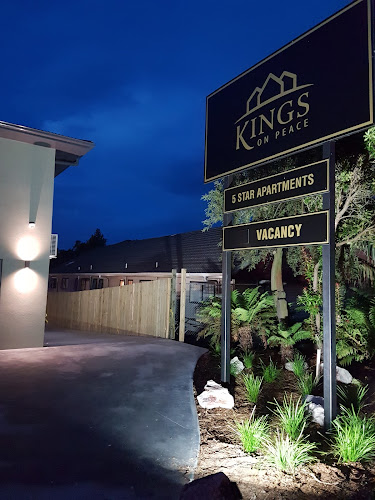 Comments and reviews of Kings On Peace Apartments
