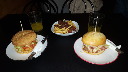 Café Expresso Burger - C. Obispo Castro Alonso, 8, 40320 Cantalejo, Segovia, Spain