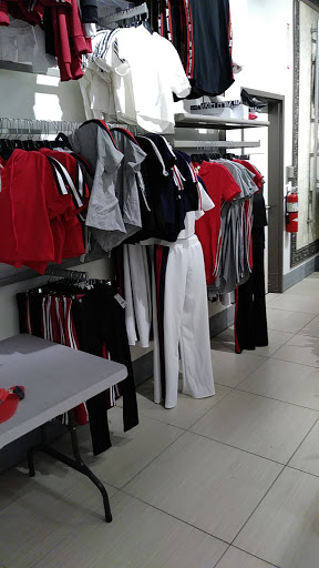 Clothing Store «Discovery Clothing Company», reviews and photos, 660 Centerview Blvd, Kissimmee, FL 34741, USA