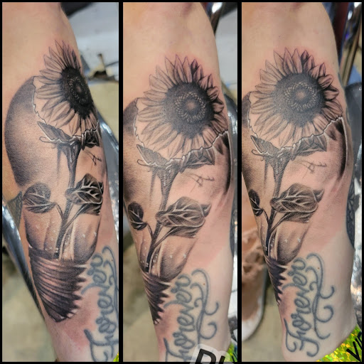 Explore mom of three tattoo ideas, creative tattoo ideas in Round Rock, available at Beto Tats