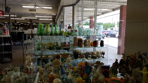 Thrift Store «Angelic Resale», reviews and photos, 727 W Davis St, Conroe, TX 77301, USA