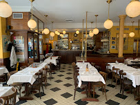 Atmosphère du Restaurant français Le Bistrot des Clercs - Brasserie Valence - n°2