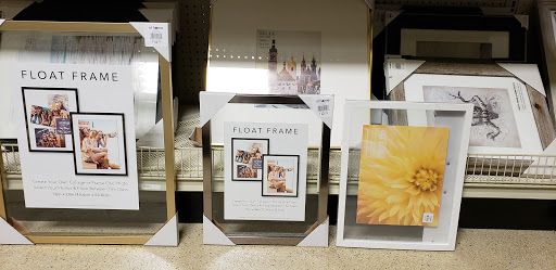 Home Goods Store «At Home», reviews and photos, 1325 N Meacham Rd, Schaumburg, IL 60173, USA