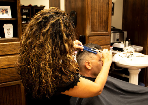 Barber Shop «Cross Cuts Barber Shop», reviews and photos, 8651 Hiram Acworth Hwy, Dallas, GA 30157, USA