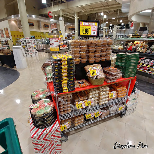 Grocery Store «Harris Teeter», reviews and photos, 8200 Crestwood Heights Dr, McLean, VA 22102, USA