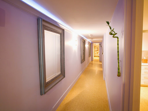 Hair Salon «ROCA Salon & Spa», reviews and photos, 1300 W 39th St, Kansas City, MO 64111, USA