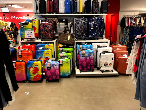 Shopping Mall «Lake Success Shopping Center», reviews and photos, 1526 Union Tpke, New Hyde Park, NY 11040, USA