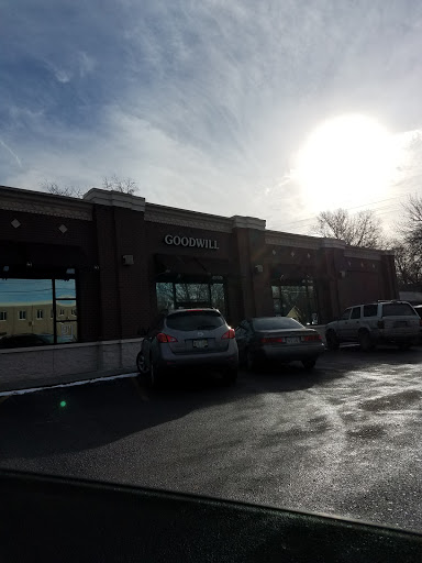 Thrift Store «Goodwill Computer & Electronics», reviews and photos