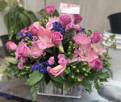 Florist «Country Cousins Flower shop», reviews and photos, 841 E Whittier Blvd, La Habra, CA 90631, USA