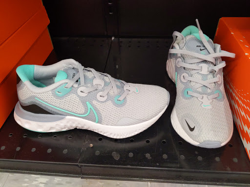 Sporting Goods Store «Academy Sports + Outdoors», reviews and photos, 1414 N Loop 336 W, Conroe, TX 77304, USA