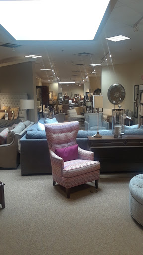 Furniture Store «Thomasville Home Furnishings of Tempe», reviews and photos, 9959 S Priest Dr, Tempe, AZ 85284, USA