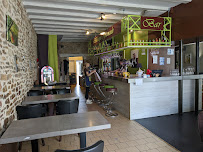 Atmosphère du Restaurant L'ECHAPPEE GOURMANDE à Saint-Amour - n°4