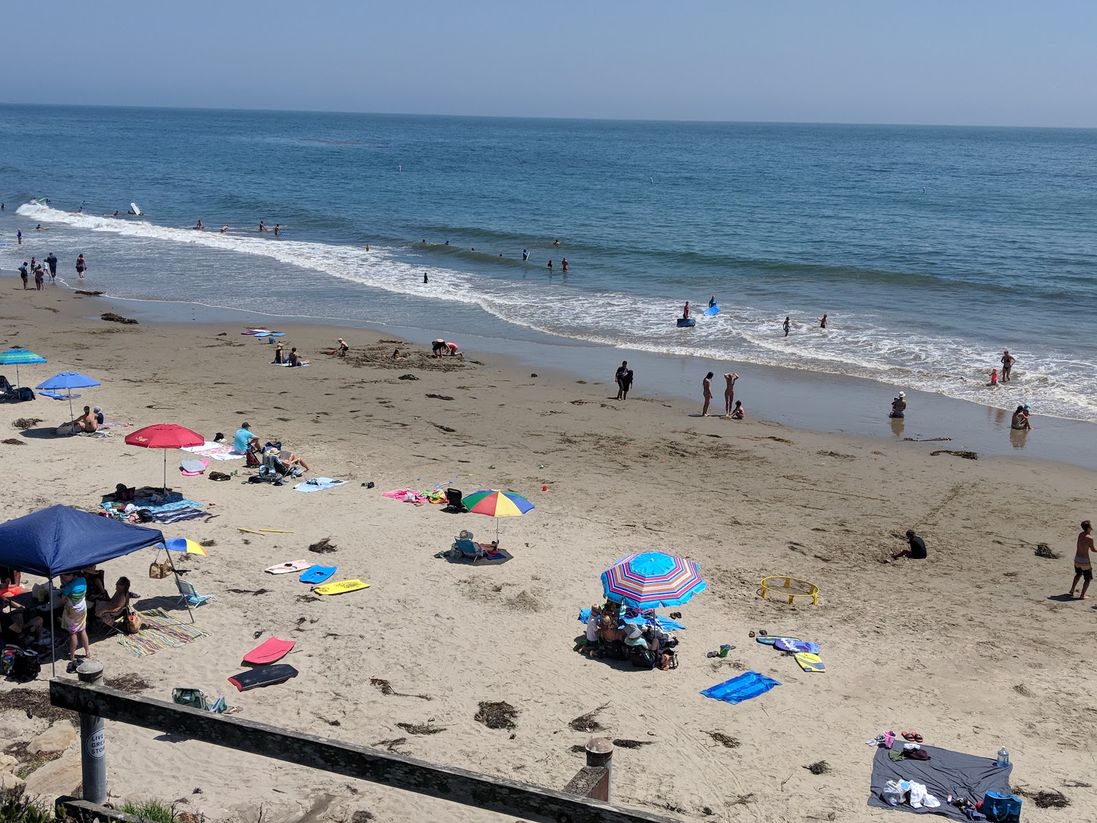 Foto von Arroyo Burro Beach umgeben von Bergen