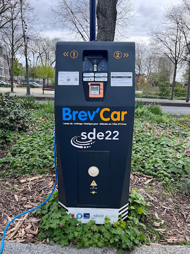 Borne de recharge de véhicules électriques SDE Côtes d´Armor Charging Station Saint-Brieuc