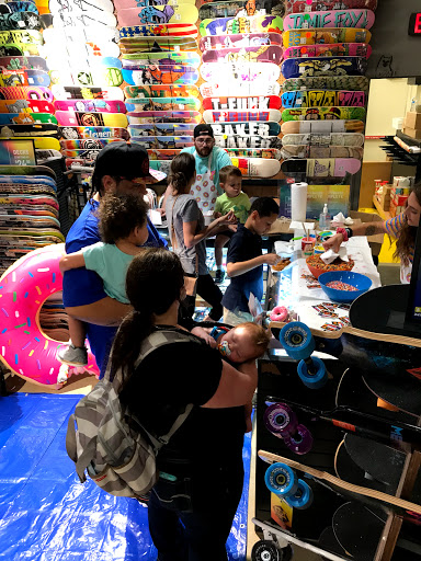 Clothing Store «Zumiez», reviews and photos, 670 Park City Center, Lancaster, PA 17601, USA