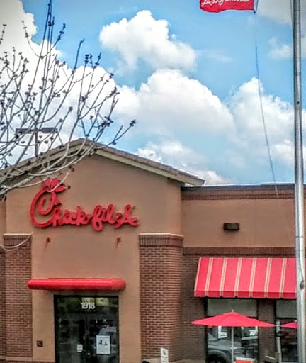 Fast Food Restaurant «Chick-fil-A», reviews and photos, 1918 Wentzville Pkwy, Wentzville, MO 63385, USA