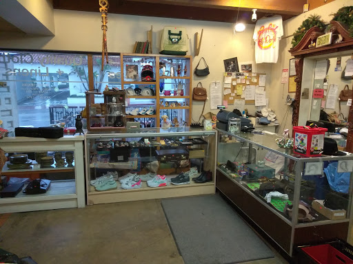 Thrift Store «La Tienda Thrift Store», reviews and photos, 510 N El Camino Real, San Clemente, CA 92672, USA