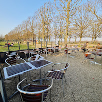 Atmosphère du Restaurant La Petite Terrasse du Parc à Saint-Germain-en-Laye - n°3