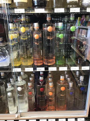 Liquor Store «535 Liquor», reviews and photos, 3260 Vineland Rd, Kissimmee, FL 34746, USA