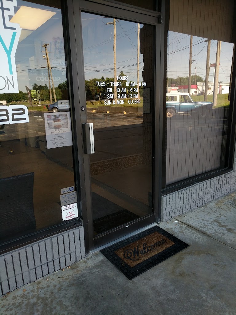 Color Me Crazy Salon 65605