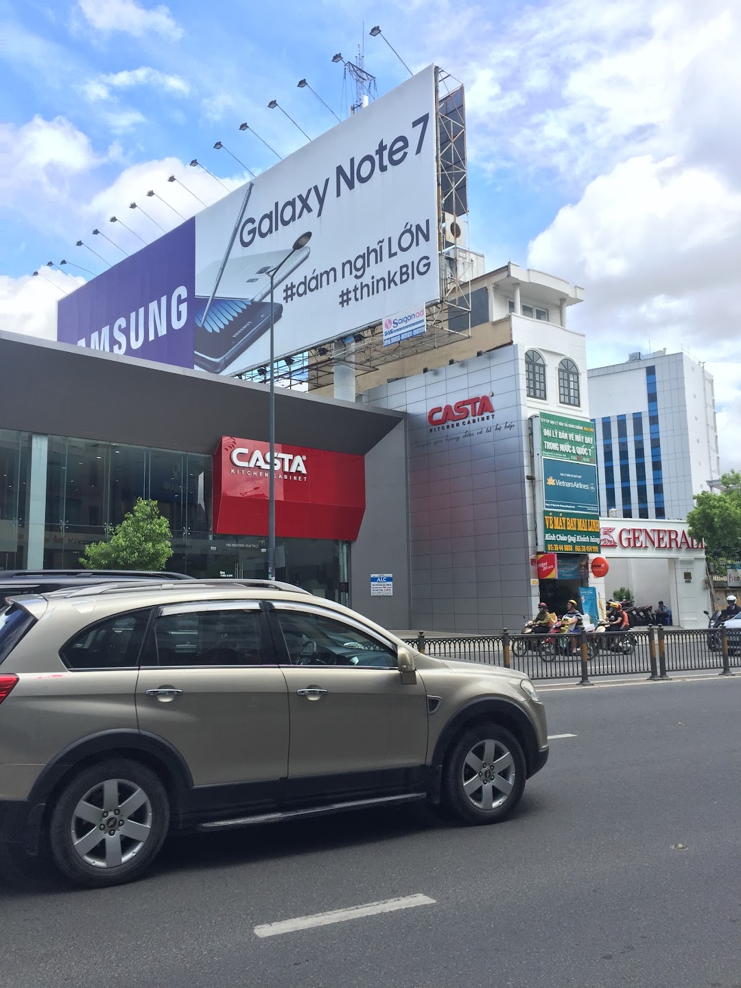 CASTA showroom 186 Nguyễn Văn Trỗi