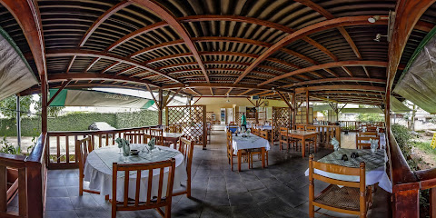 Restaurant le Biniou, Yaoundé - VGQ8+R6H, Yaoundé, Cameroon