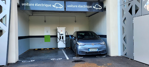 Borne de recharge de véhicules électriques Lidl Station de recharge Manosque