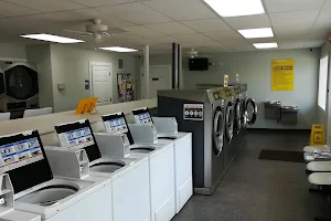 Apple Creek Laundromat image
