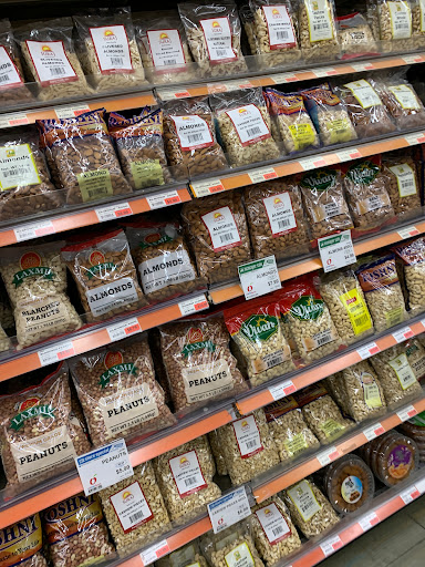 Asian Grocery Store «Lotte Plaza Market - Ashburn», reviews and photos, 43930 Farmwell Hunt Plaza #100, Ashburn, VA 20147, USA