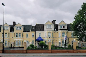 Croydon Court Hotel image